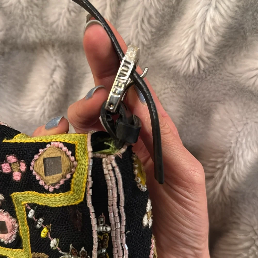 Vintage Fendi Baguette - Picture 5 of 8